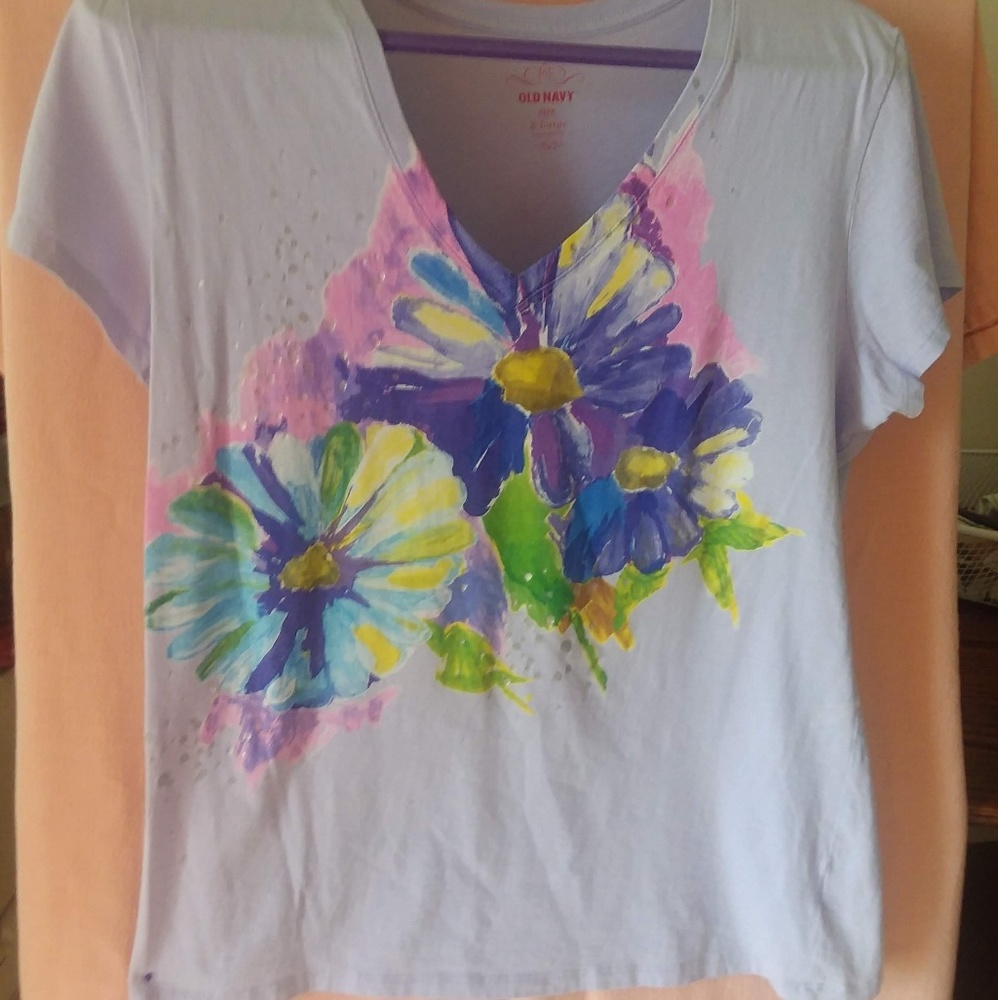 T-shirt w/flowers